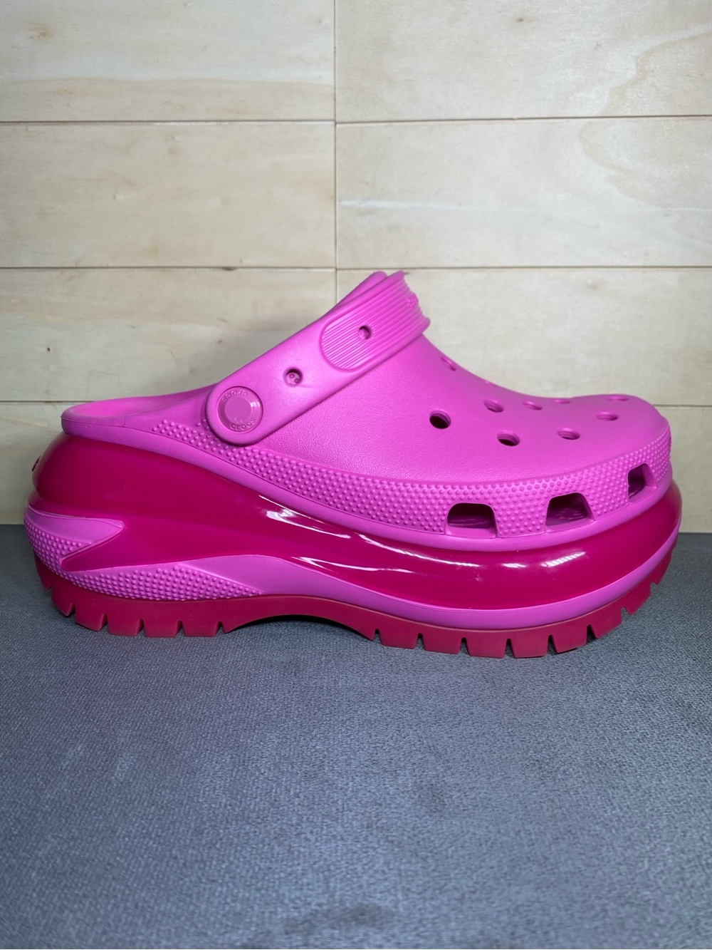 Crocs Classic Mega Crush Clogs Pink Women's Size 8 Shoes Chunky Platforms